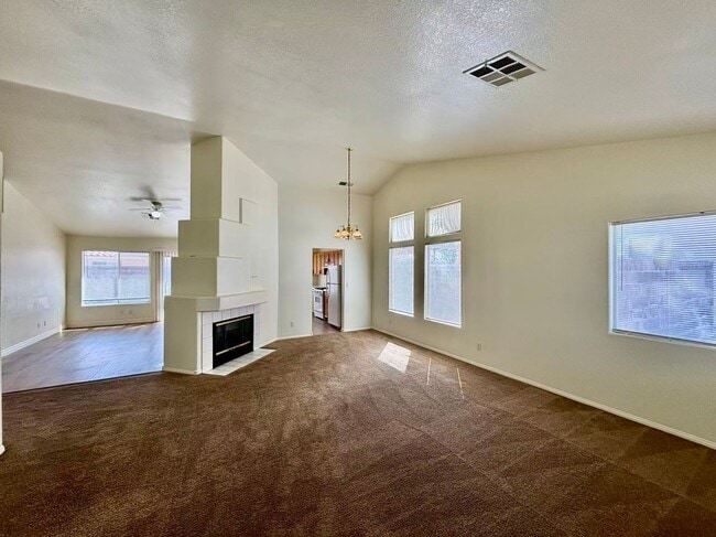 Building Photo - Charming single-story home