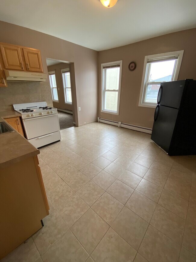 655 Milton Ave, Lyndhurst, NJ 07071 Apartments Lyndhurst, NJ