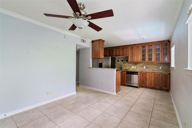 Foto del edificio - 407 E 45th St