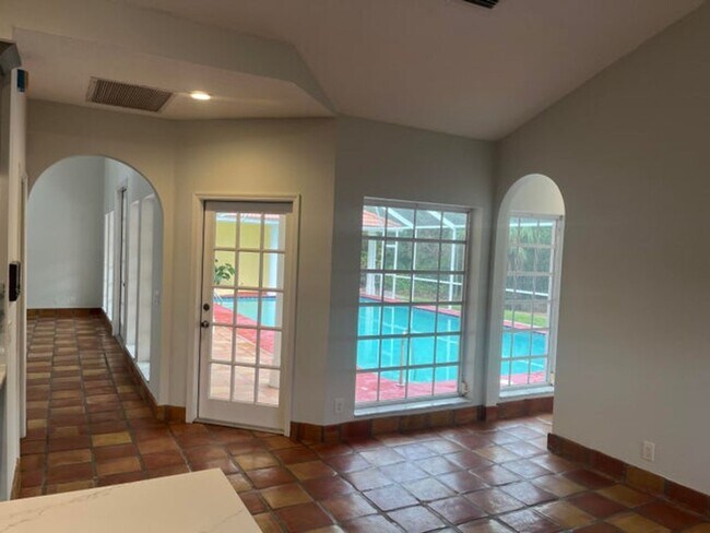 Foto del edificio - 8805 SE Riverfront Terrace