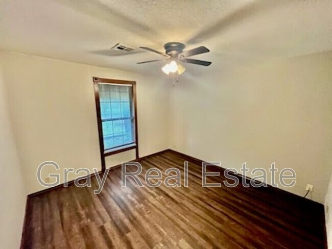 Foto del edificio - 717 W 7th St