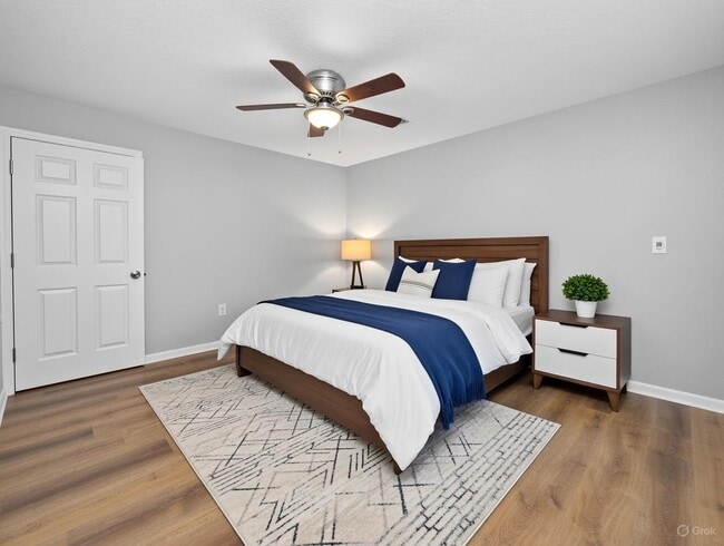 Photo - 2912 E Columbus Dr Apartment