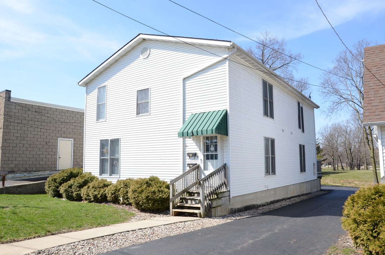 Primary Photo - 111 John Street - Three Bedroom Townhouse