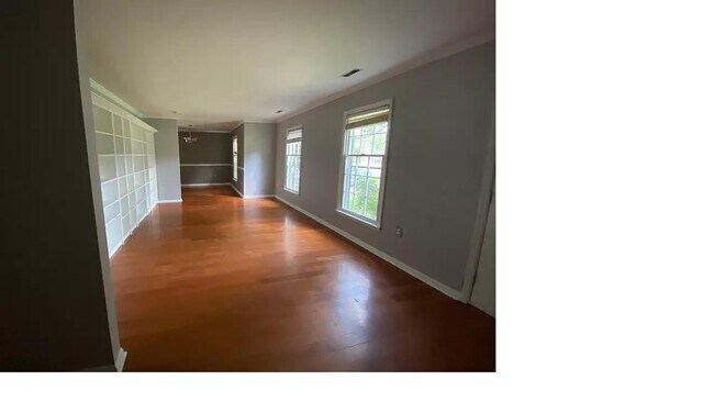 Building Photo - 419 Silversmith Ln