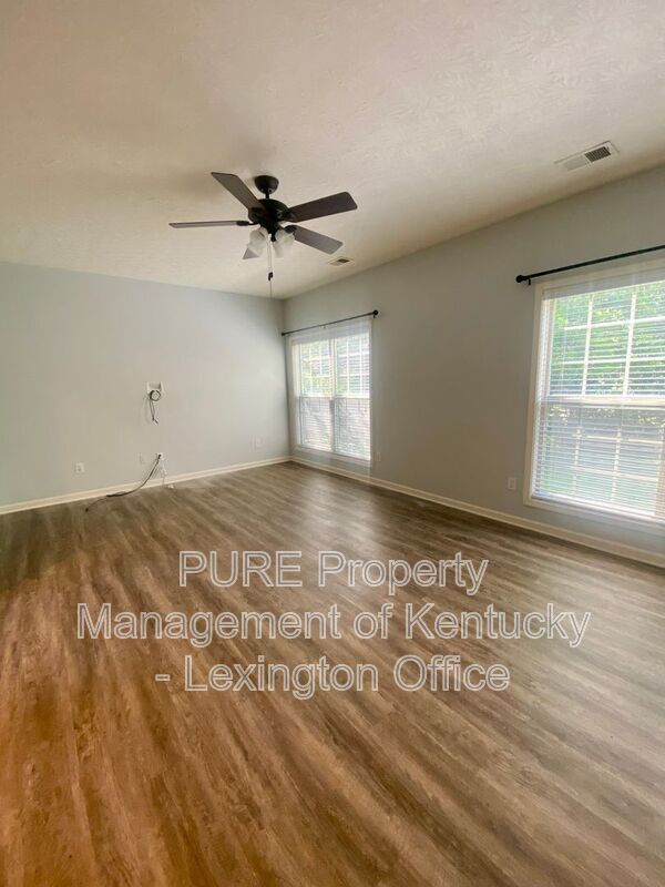 Foto del edificio - 204 Fairgrounds Dr