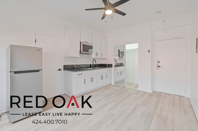 Foto del edificio - 744 Beacon Ave