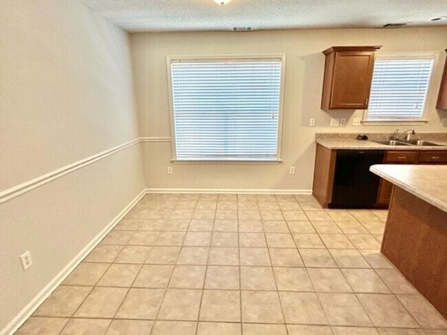 Foto del edificio - 4 Bedroom 2.5 Bath In Cordova Available Now!