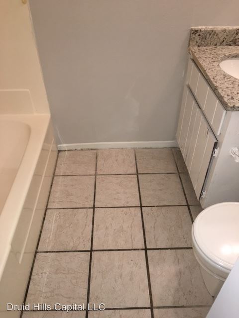 Foto del edificio - 1280 Crystal Lake Rd