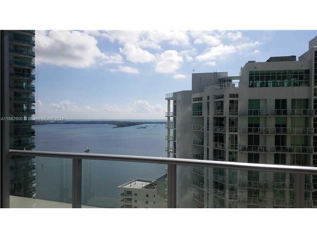 Foto del edificio - 1300 Brickell Bay Dr