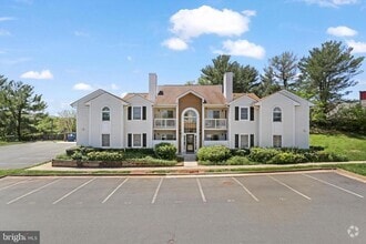 Building Photo - 110 Westwick Ct