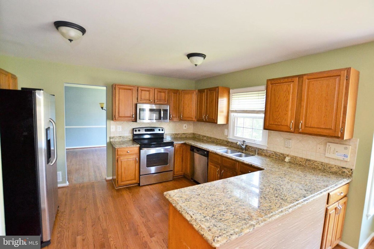 Foto principal - 709 Duff Rd NE