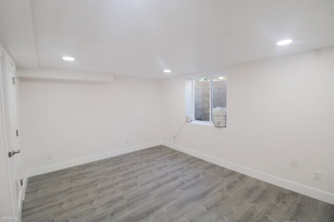 Foto del edificio - 2 br, 1 bath Duplex - 21107 Damson Road B