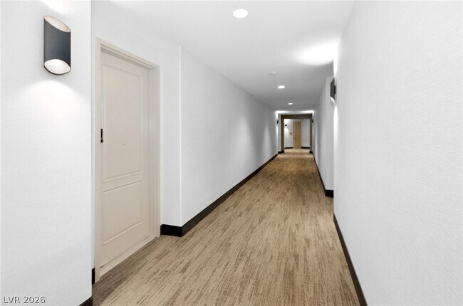 Foto del edificio - 68 E Serene Ave