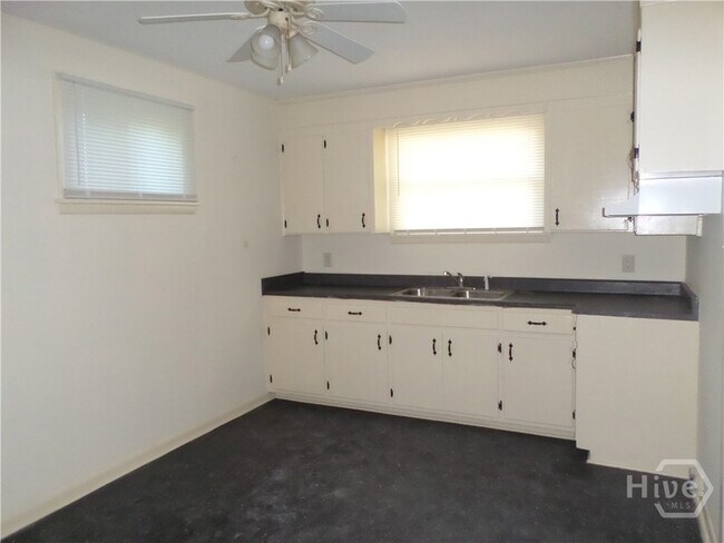 Foto del edificio - 4209 Crane St