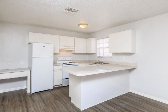 Interior Photo - Cottage Court Apartments