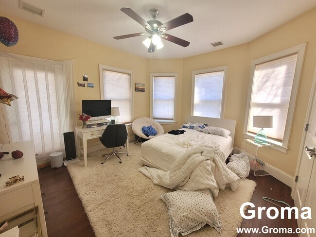 Foto del edificio - 83 Hillside St