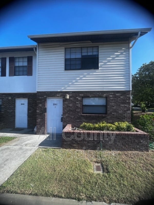 8941 Cochise Ln, Port Richey, FL 34668 Townhome Rentals in Port
