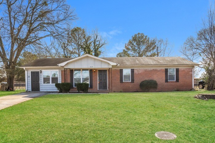 Foto principal - 1517 Douthit St SW