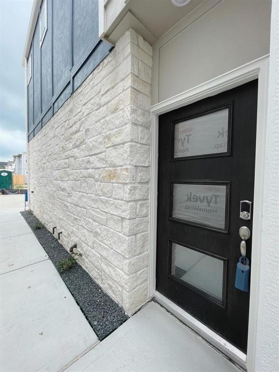 Building Photo - 16108 Oregon Oak Dr