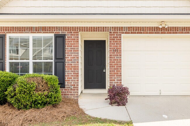 Foto del edificio - 131 Grove Landing Ct