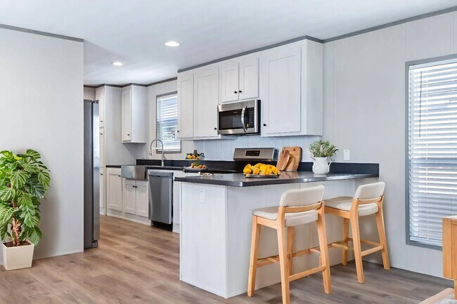 Building Photo - 1800 Oak Grove Rd E