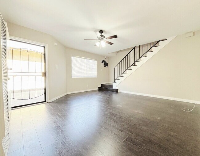 Foto del edificio - 1343 W 36th St