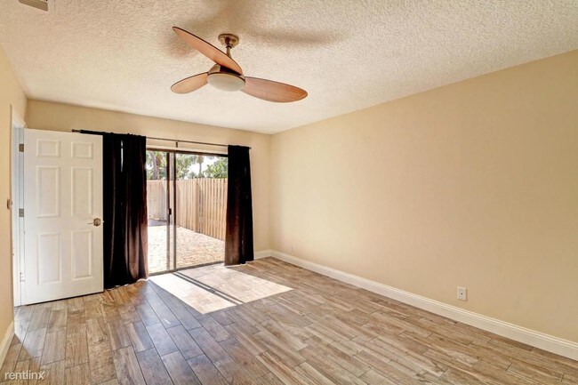 Foto del edificio - 718 NW 30th Ave