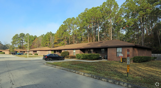 Baldwin Village Apartments - Apartments In Baldwin, Fl 