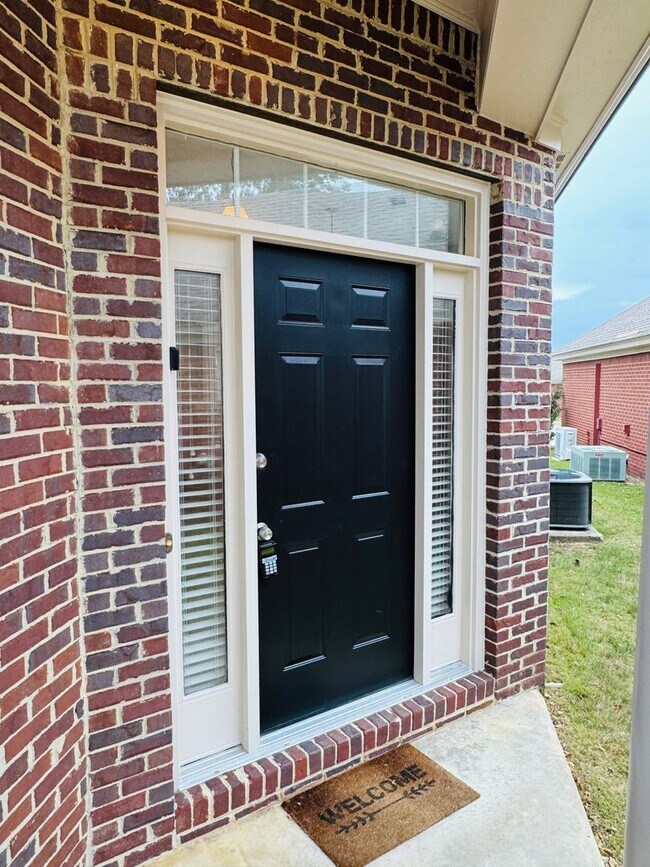 Building Photo - Charming 3-Bedroom, 2-Bath Home in Desirable Deer Creek!