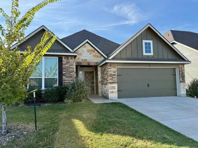 Foto del edificio - 4/3 house in Midway ISD.