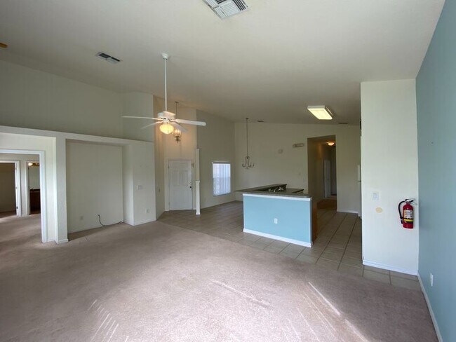 Building Photo - 485 Windsor Pl