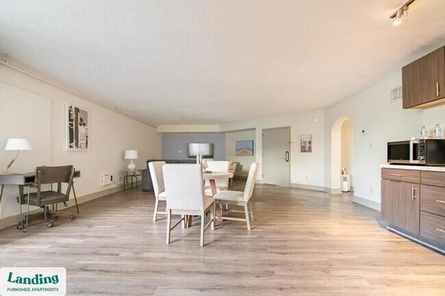 Foto del edificio - 1362 Passenger St