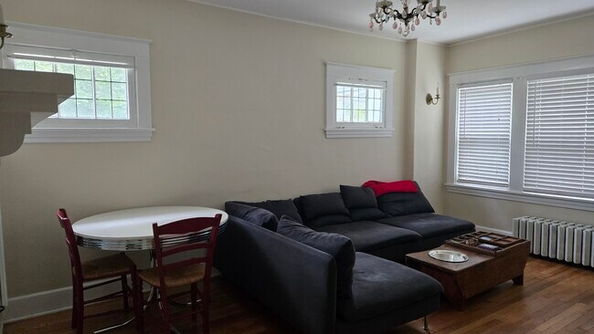 Comedor/Habitación adicional 16' 6” x 12' - 522 Grove St