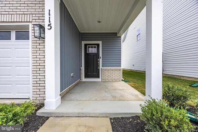 Building Photo - 115 HAIDA Ln
