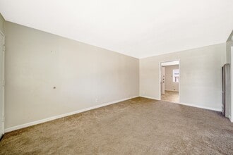 Building Photo - 1821 Woodland Ave