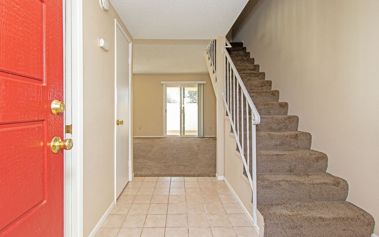 Foto principal - Beautiful 1 Bedroom Condo!
