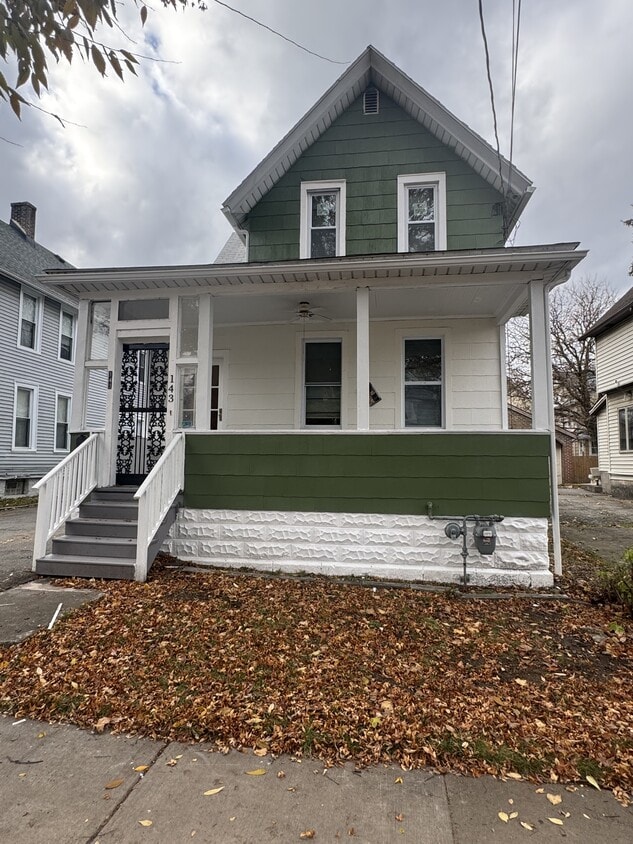 Primary Photo - 143 Myrtle St