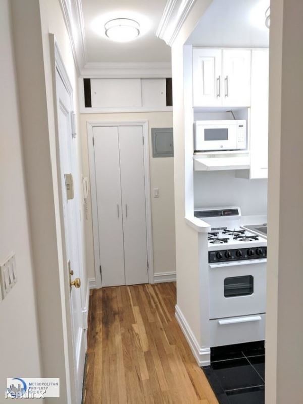 Foto del edificio - 241 E 46th St