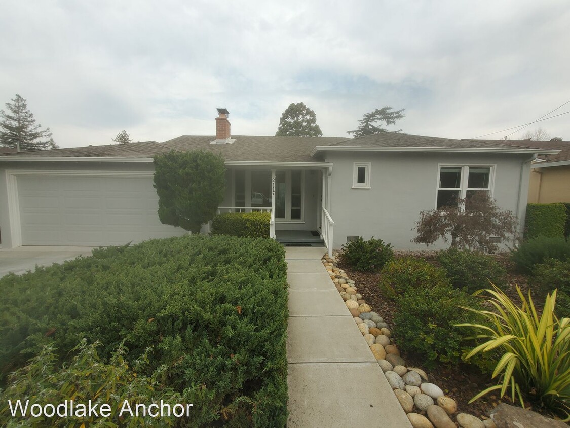Primary Photo - 3 br, 2.5 bath House - 2117 Stratford Way