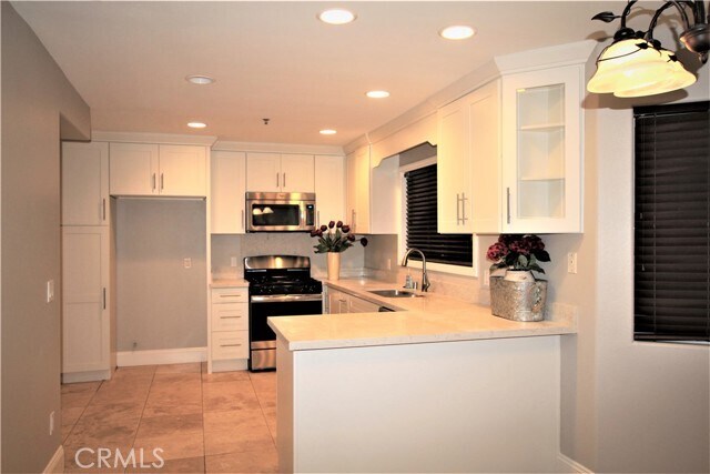 Building Photo - 112 Avenida Verde