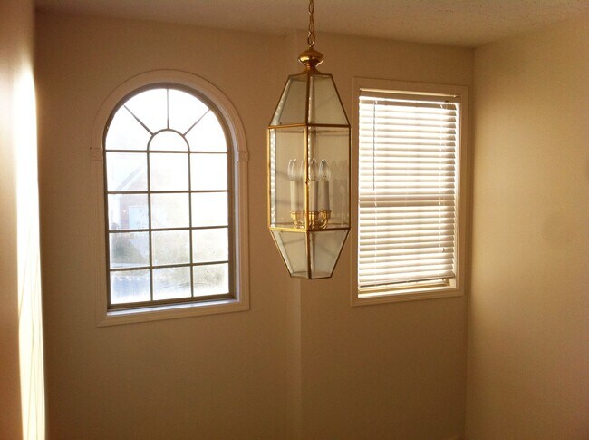 Foto del edificio - Lovely, Upscale Home! All Electric, Garage, Fenced Backyard; $1,900/Mo with 2 Yr Lease!