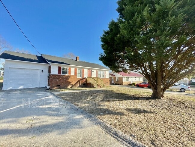 Building Photo - 5141 Meadowbrook Dr