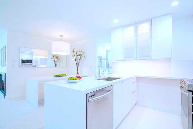 Foto del edificio - 11645 Montana Ave