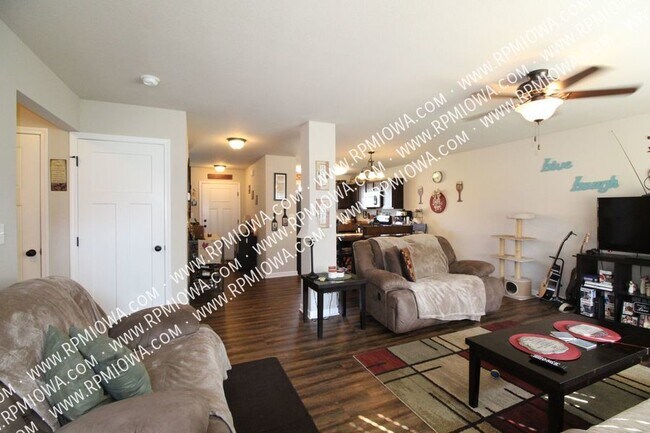 Building Photo - 2 CAR GARAGE!! 3 bedroom, 2.5 Bath Home in...
