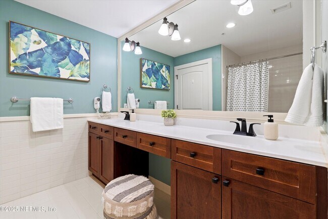 Foto del edificio - 955 Registry Blvd