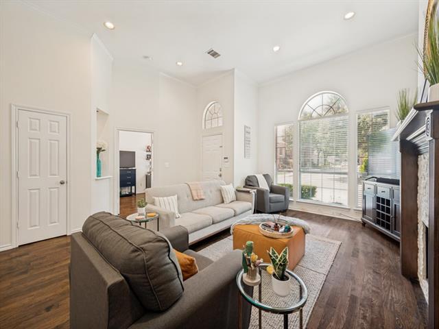 Foto del edificio - 6072 Thursby Ave