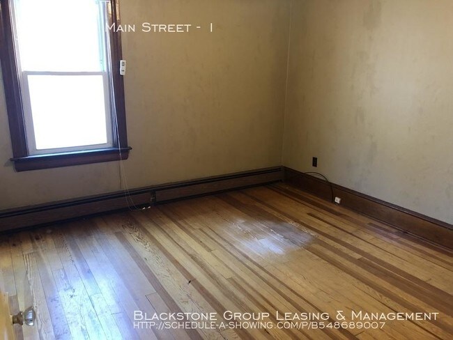 Building Photo - 3 bedroom in Woonsocket RI 02895
