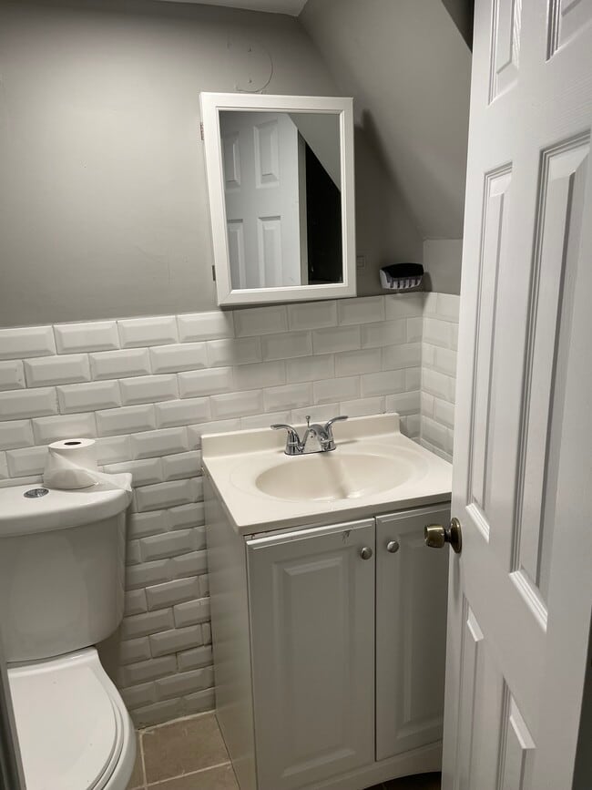 Updated bathroom - 48 Adams St