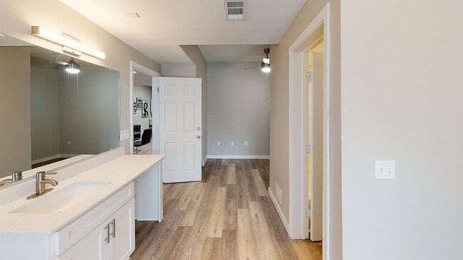 Interior Photo - Altura