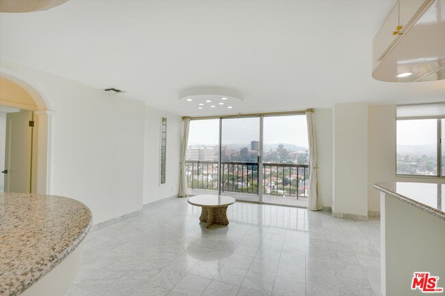 Building Photo - 10747 Wilshire Blvd